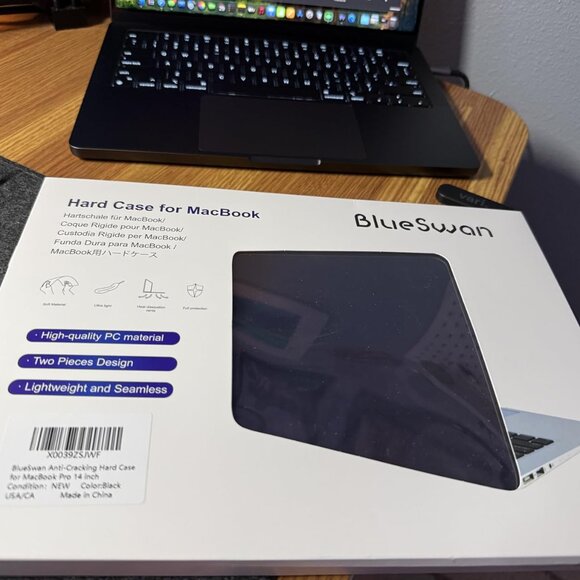 Case Compatible with MacBook Pro - Picture 12 of 12